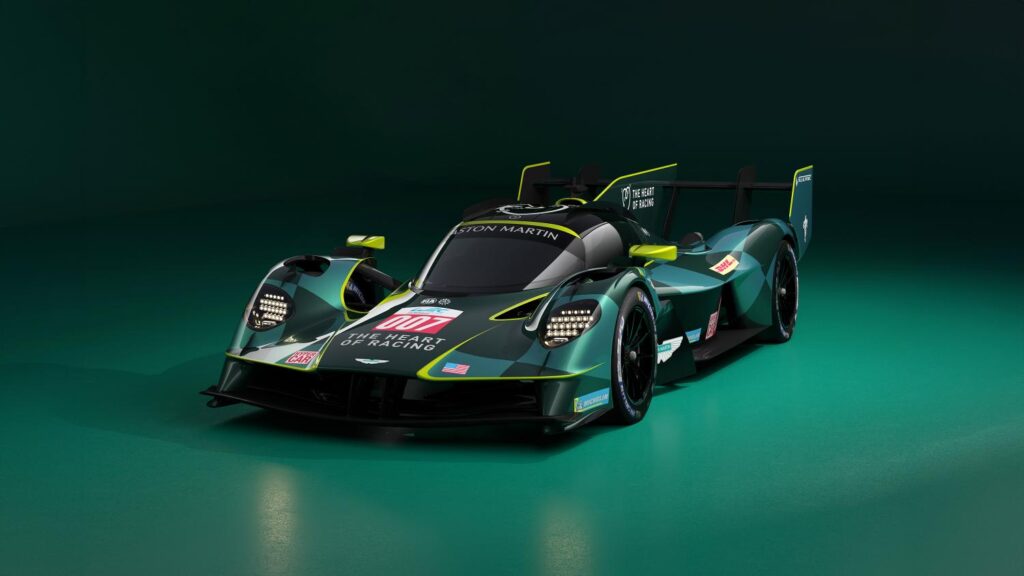Aston Martin Valkyrie #007 durante os testes oficiais para as 24 Horas de Le Mans